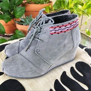 Toms wedge booties Gray suede lace up size 8